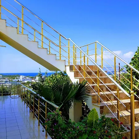 Villa Nexhmi Vila *
